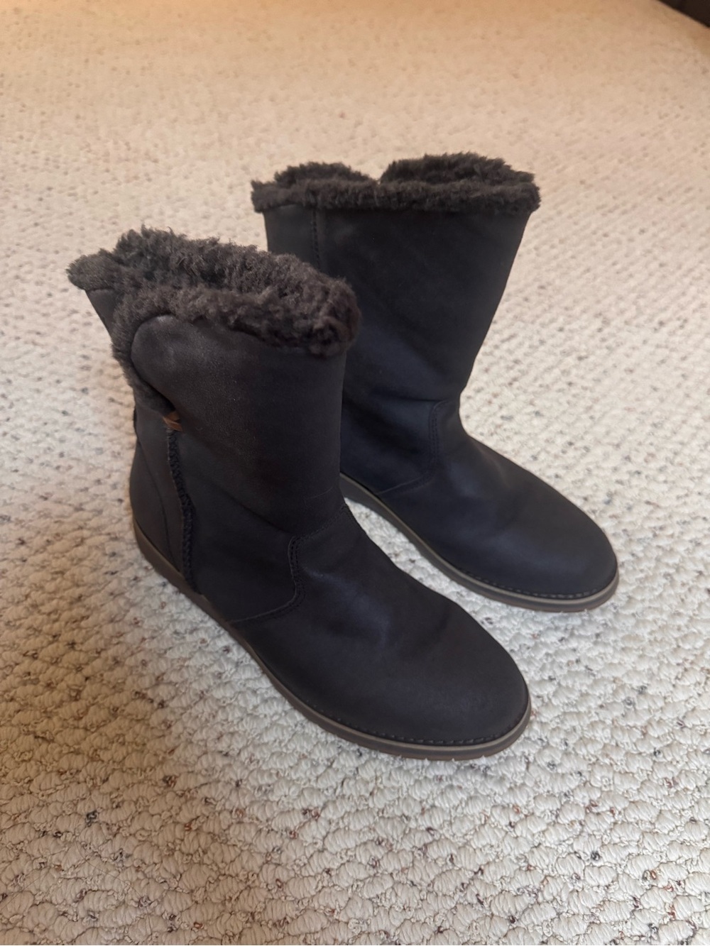 Emu Women's Dark Brown Suede Lambswool Fur Lined Winter Boots
